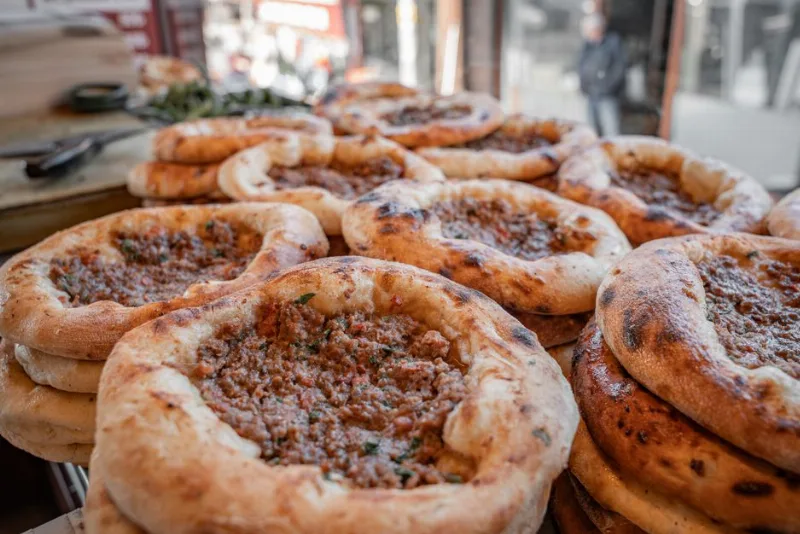Konya Etli Ekmek: Fırından Çıkan Lezzet