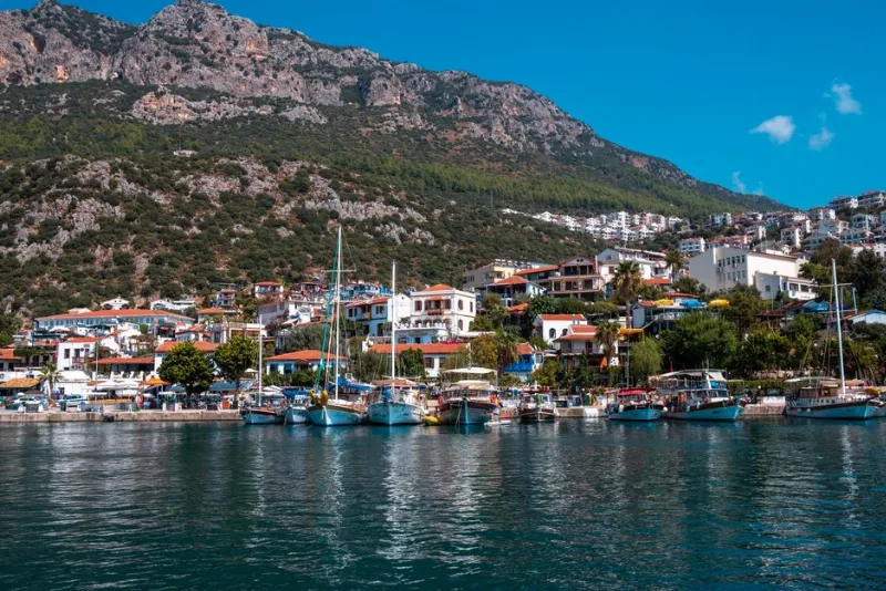 Kaş: Akdeniz'in Tarihi Dokusunu Koruyan İlçesi