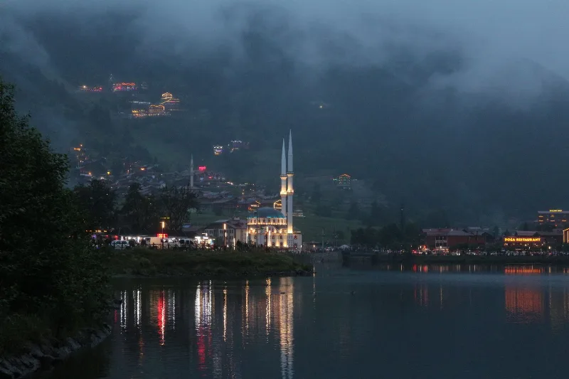 Uzungöl: Trabzon'un Yeşillikler İçindeki Gölü