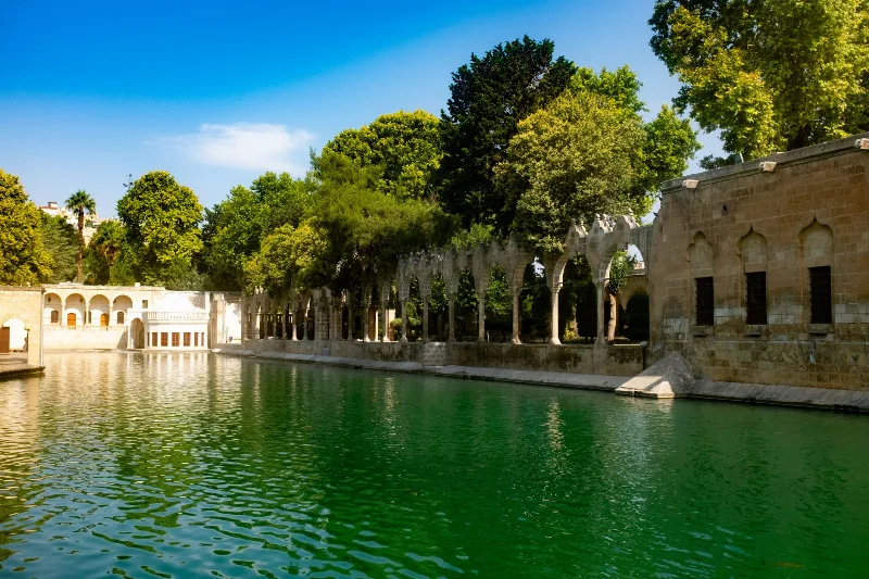 Şanlıurfa Balıklıgöl: Güneydoğu'nun Kutsal Mekanı