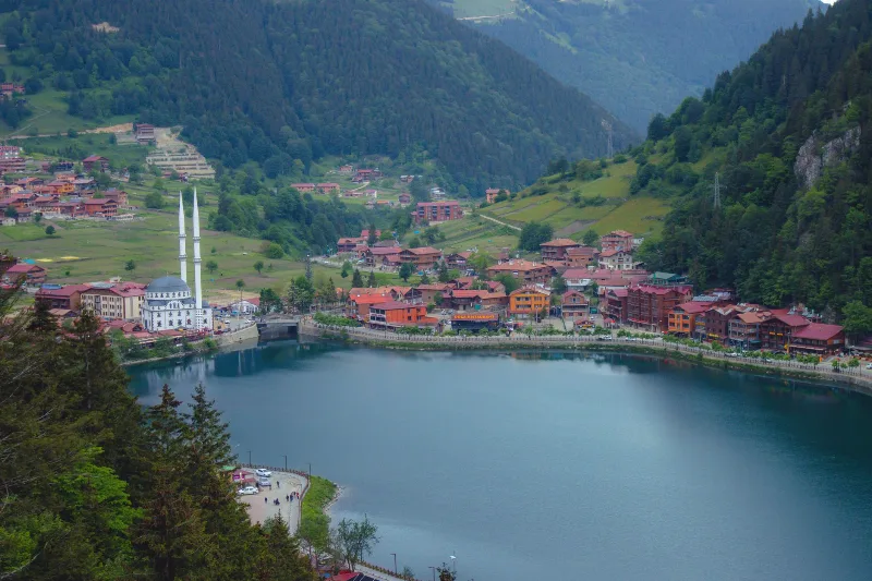 Sera Gölü ve Şelalesi: Trabzon'un Doğal Güzelliği